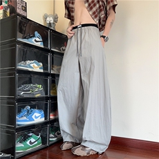 灰色