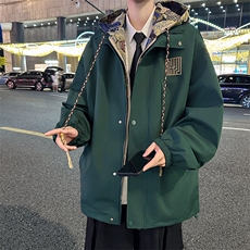 墨绿色