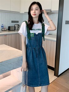 背带裙套装韩版通勤牛仔裙女夏新款连衣裙印花套头休闲韩版中长款图片