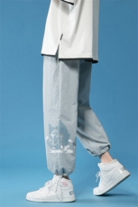 黑色