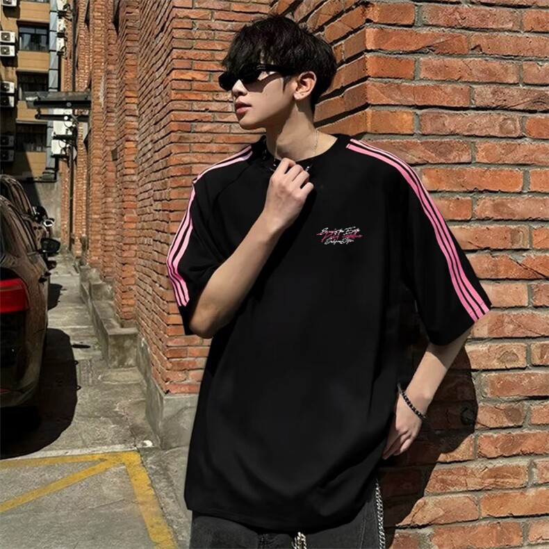 抖音得物品质二开240克宽松纯棉美式潮牌印花三条杠中性风短袖T恤，男装T恤，电商A486