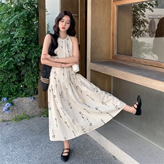 新中式碎花挂脖吊带连衣裙女夏多巴胺绝美云南旅游海边度假沙滩裙，女装连衣裙，2D034