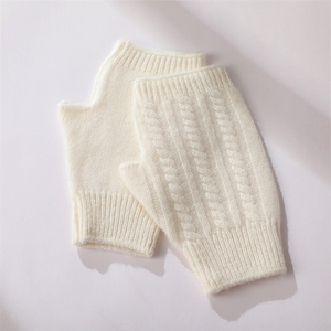 秋冬季羊绒简约休闲百搭时尚款七针小麻花手套，手套，云暖羊山羊绒