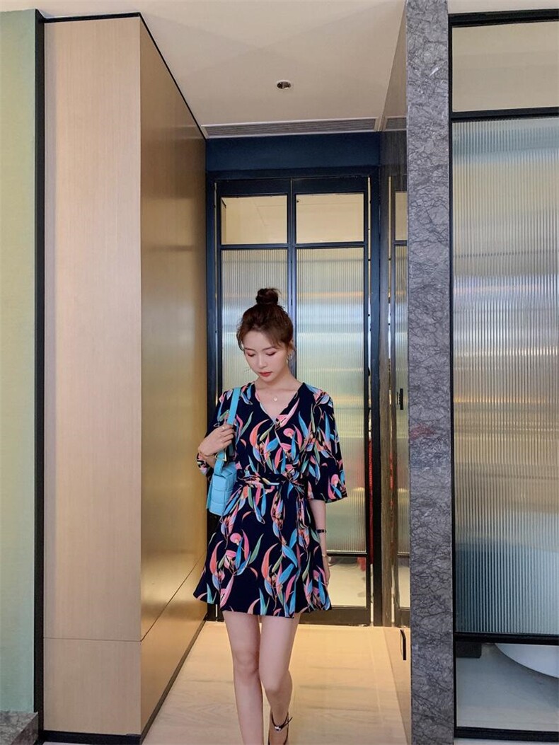 夏季新款连衣裙，女装连衣裙，早颜