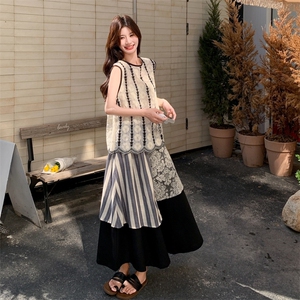 高级感不撞款小香风套装裙2025新款女夏条纹背心条纹绣花屁帘裙子图片