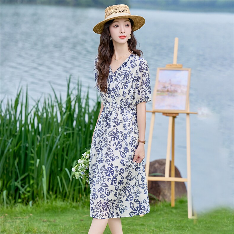 2026夏季V领泡泡袖连衣裙，系带收腰显瘦，透气亲肤，清爽雅致,女装连衣裙,米莱