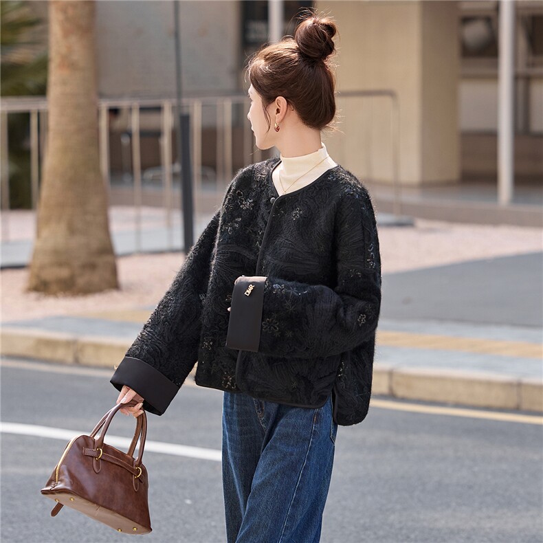 真兔毛绒短外套女冬季2025新品显瘦气质小众设计感新中式时尚女装,女装短外套,意芙
