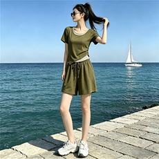 休闲运动套装女夏新款时尚气质显瘦撞色拼接不规则短袖短裤两件套，女装套装/套裙，江南
