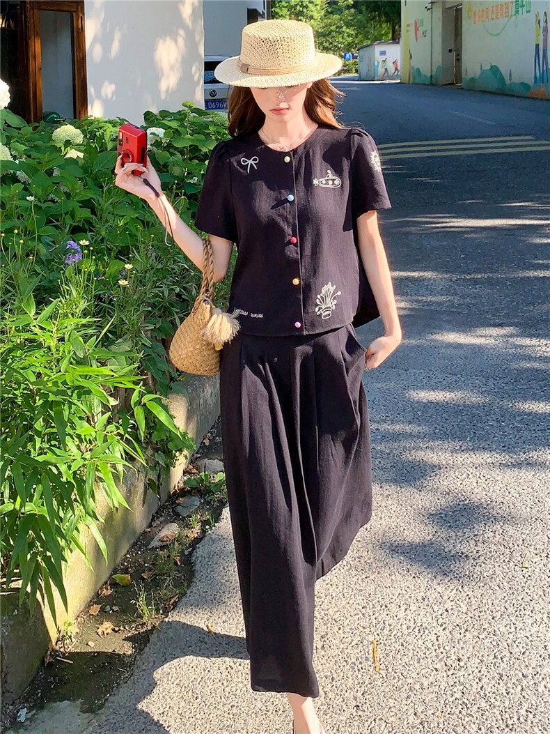 时尚休闲两件套裙女刺绣甜美风上衣百褶半裙套装女,女装套装/套裙,水衣源