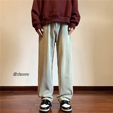 泥黄色