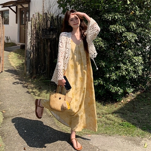 蓝色海边度假风印花吊带连衣裙套装女2025夏新款镂空开衫两件套图片