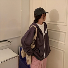 深灰色