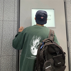 军绿色
