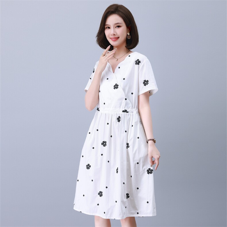 优雅显瘦刺绣宽松连衣裙清新甜美小花图案,女装连衣裙,叶笙衣
