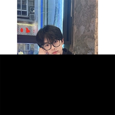 黑色