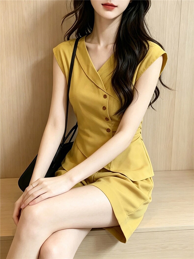 女夏季新款简约时尚套装V领纽扣设计无袖马甲上衣阔腿短裤两件套,女装套装/套裙,江南