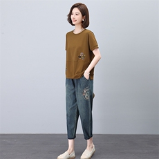 2025年夏季遮肉刺绣圆领套头T恤刺绣牛仔小脚裤套装，女装套装/套裙，简韵佳