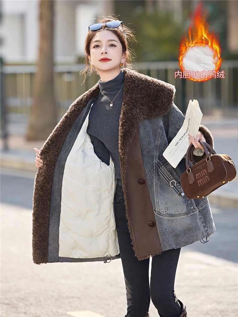 现货2025冬装新款简约时尚中长款大翻领毛绒拼接领口羽绒服,女装羽绒服,沁沁公主