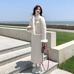 白色小香风羽绒服毛呢外套女冬季高级感韩系显瘦加厚半身裙两件套图片