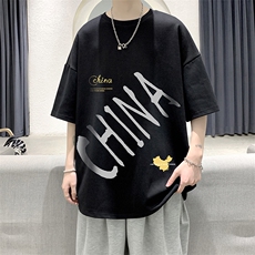 黑色