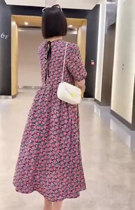 新款韩版时尚玫瑰花连衣裙图片