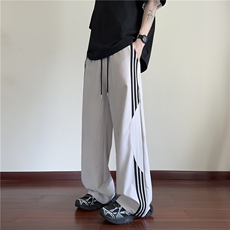 灰色