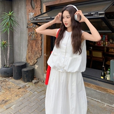 白色无袖休闲工装连衣裙女夏新款学院风显瘦度假初恋花苞裙两件套，女装套装/套裙，2C266