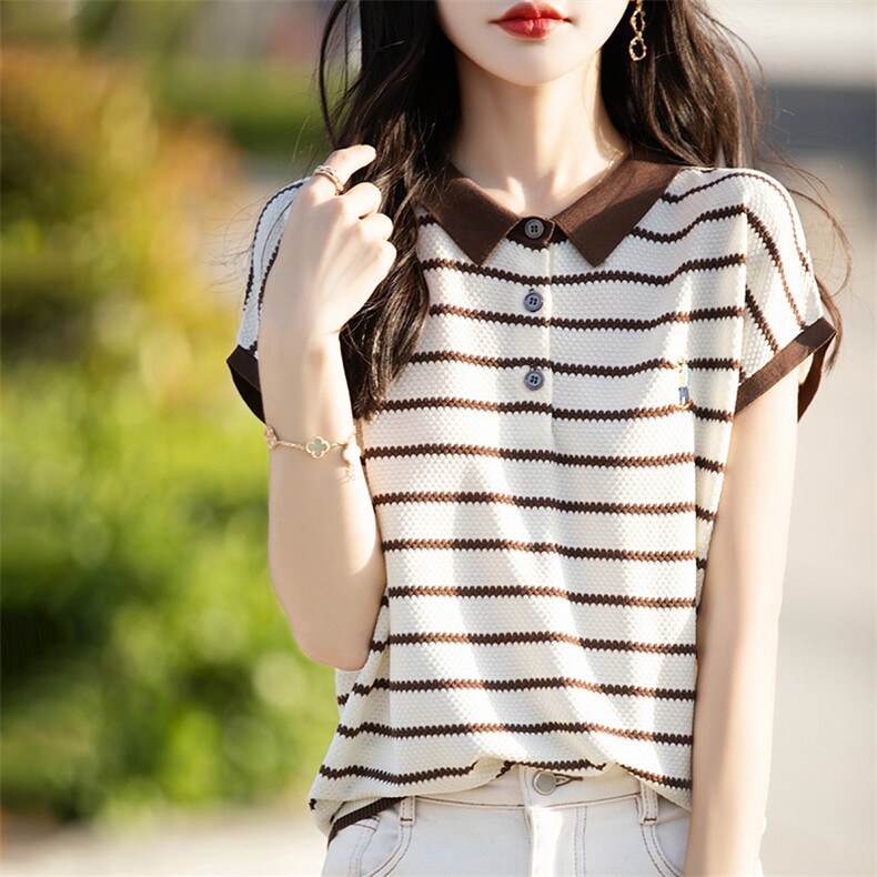 2025年夏季不连帽短袖条纹半系扣翻领时尚百搭短袖，女装T恤，森墨