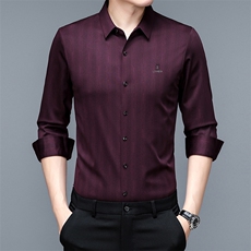 紫红色