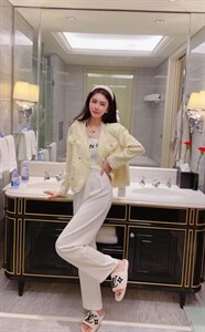 2022春款小香风外套图片