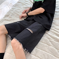 黑色