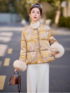 90绒。2025年冬季新中式狐狸真毛袖口拼接羽绒服外套女图片