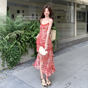 法式不规则度假风复古连衣裙女2025夏季新款设计感时尚显瘦吊带裙图片
