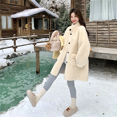 现货:冬季新款高级感加厚保暖皮毛一体外套2C135-8959P225K338，女装皮草，2C135