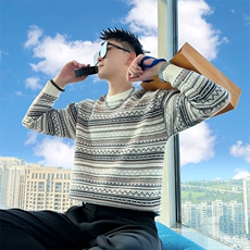 米白色