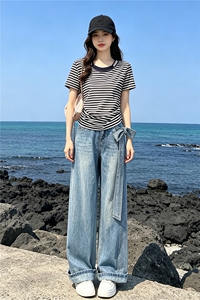 慵懒风时尚休闲套装女夏季新款圆领条纹短袖上衣烫钻牛仔裤两件套图片