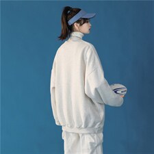 浅灰色