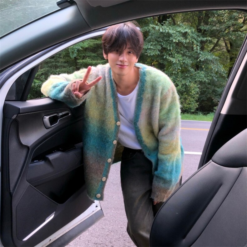816B-KS03-P85 韩网红款软糯渐变条纹开衫外套男女同款图片