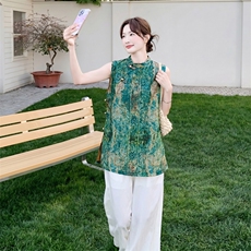 2026年夏季轻薄透气碎花抽象两件套时尚潮流，女装套装/套裙，秀美人生