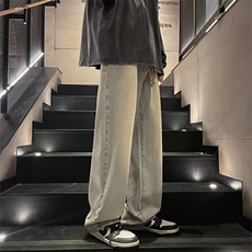 泥黄色