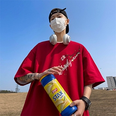 酒红色