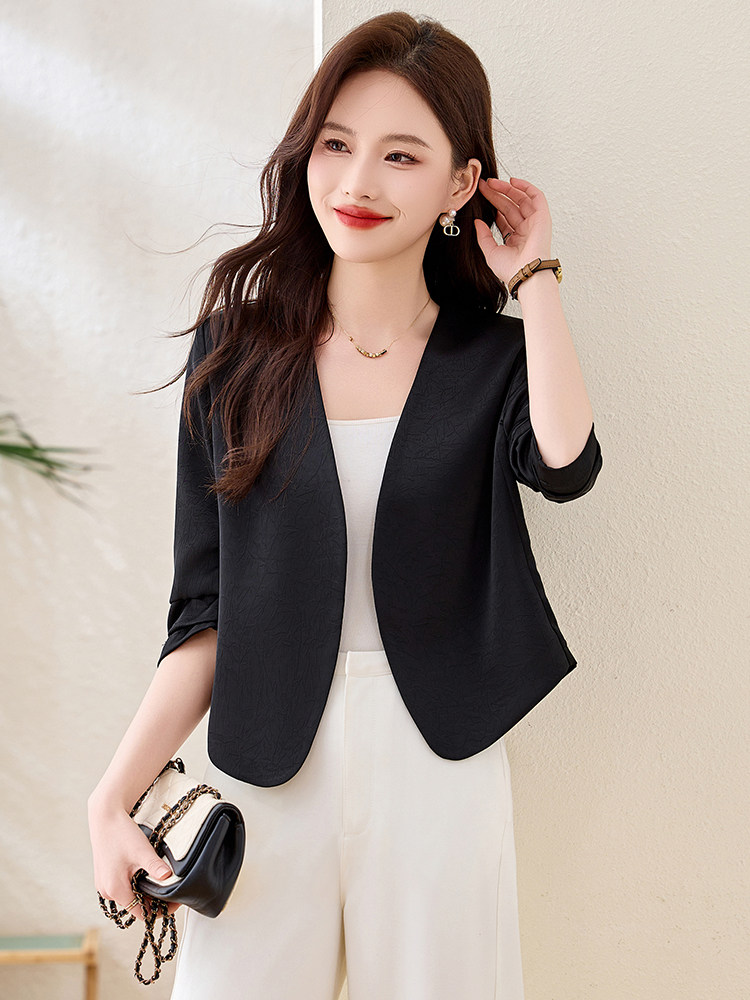 气质简约通勤微皱缎面七分袖无领外套2026春季新款女西装,女装短外套,恋慕依尚
