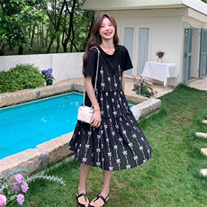 黑色短袖连衣裙2025新款女夏气质高级感甜美少女假两件时尚碎花裙，女装连衣裙，2C129