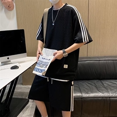 黑色