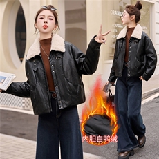 2025年冬季新款仿羊羔毛大毛领拼接蛋白皮时尚皮羽绒服外套女，女装羽绒服，奕薇雅