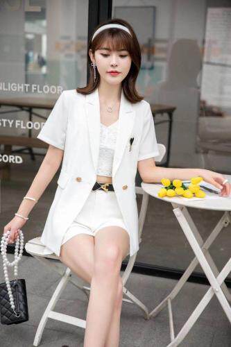 夏季两件套短裤，高端大气上档次,4个码现货，女装，依柏璐