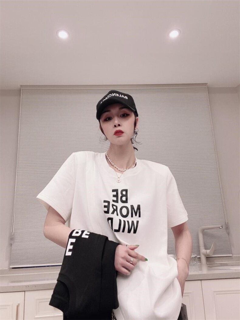 字母不规则韩版T恤，女装T恤，可纳奇