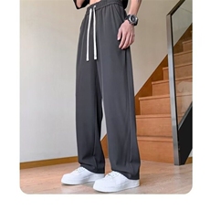 深灰色