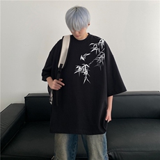 黑色