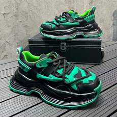 黑绿色